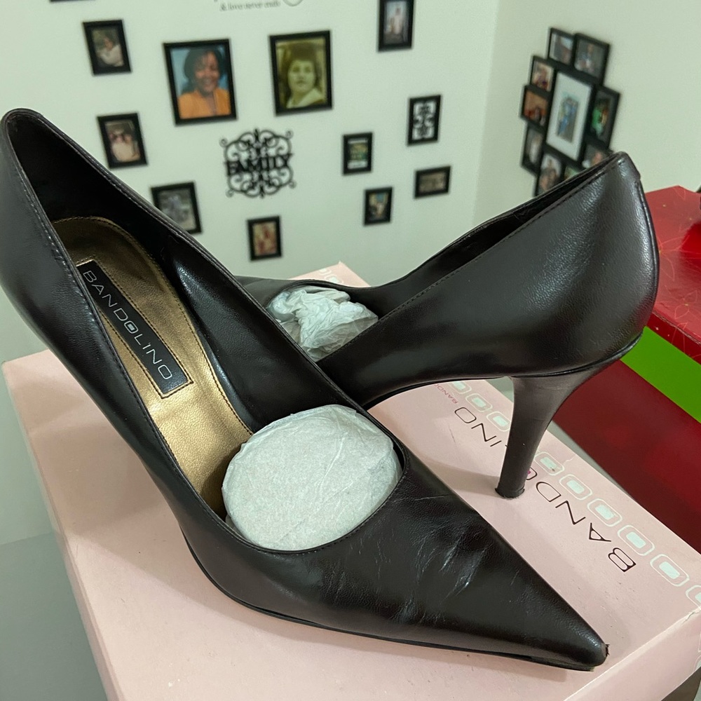 Shoes - Picture 5 of 6